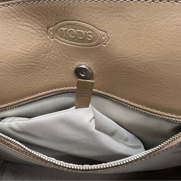 Tod’s CROSSBODY BAG SMALL IN BROWN,retail For $2595 - Picture 6 of 9